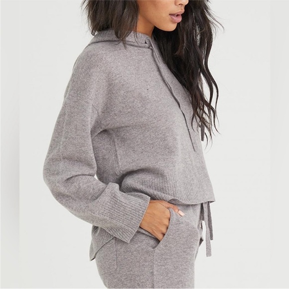 Bella Dahl NWOT 100% Cashmere Gray Hoodie Sweater Pullover Cropped Small - Picture 2 of 7